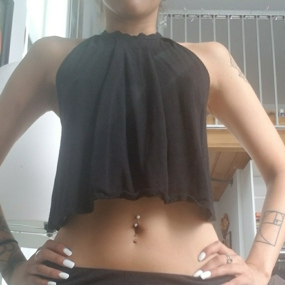 Native Youth Flow Crop Top Black Small